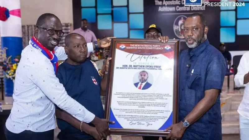 Picture of Dr. Matthew Opoku Prempeh with NPP Delegates at Kumasi