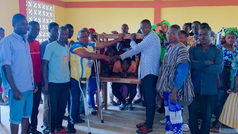 Emmanuel Opoku Donates Two Teachers’ Tables to Mobia Primary in Sekyere Kumawu District