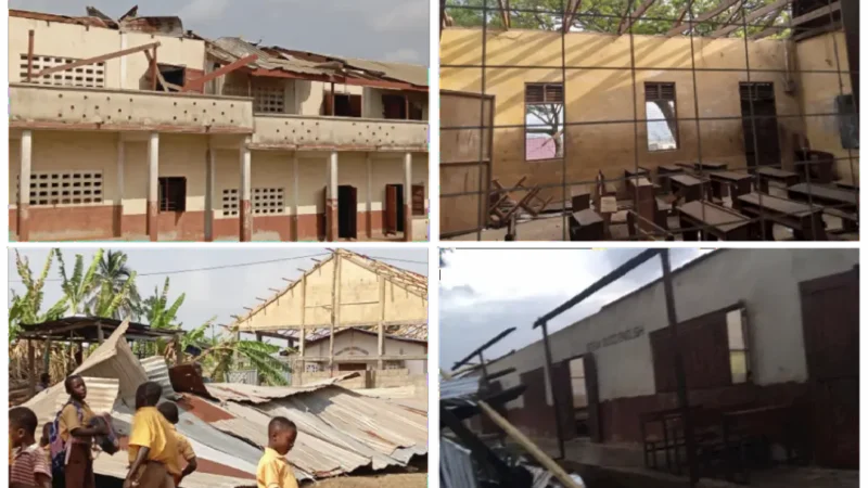 Schools in Kumawu Hit by Heavy Rainstorm: Many Left Roofless