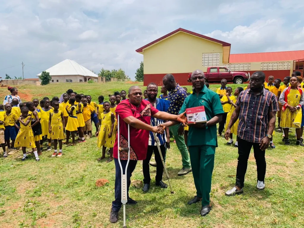 Pictures of Emmanuel Opoku's presentation to Nkwanta and Temente schools