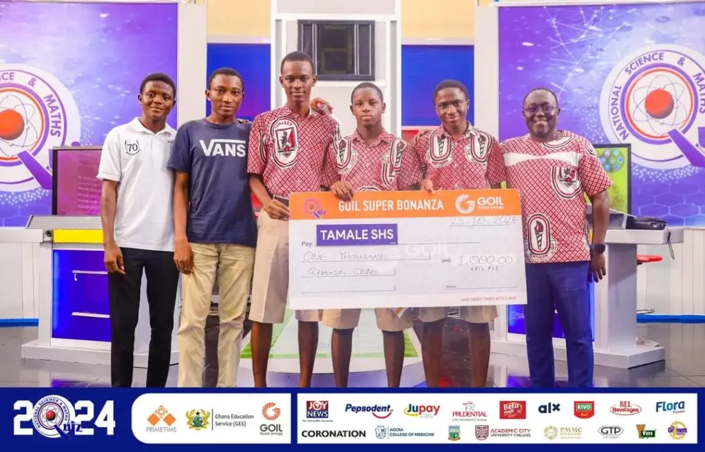 Picture of Tamale SHS winning 1,000 cedis