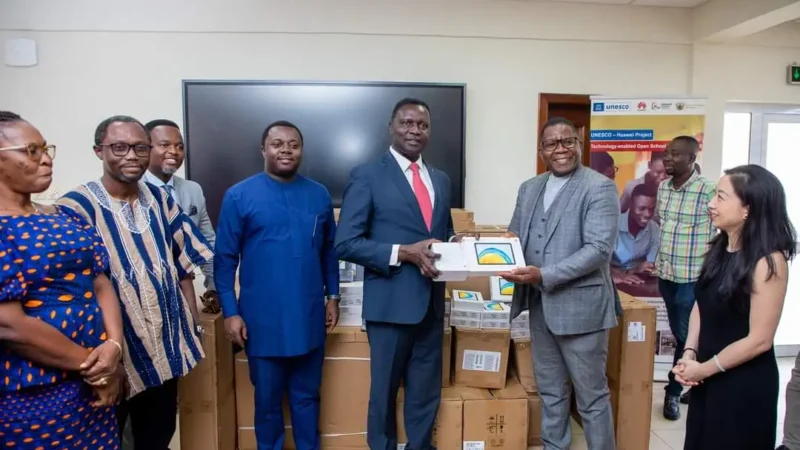 UNESCO Ghana Delivers ICT Tools to Ministry of Education in Support of TeOSS Project