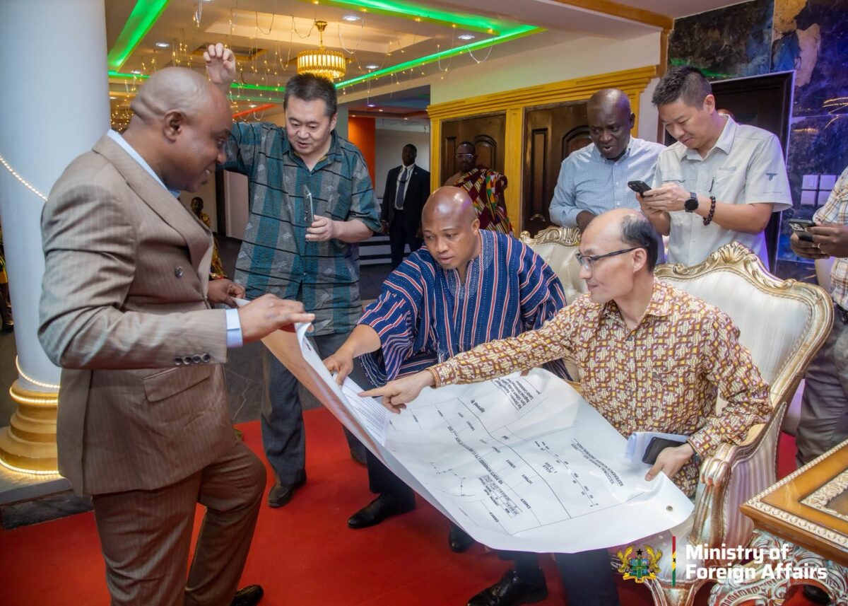 chinese ambassador to ghana visits aflao market site