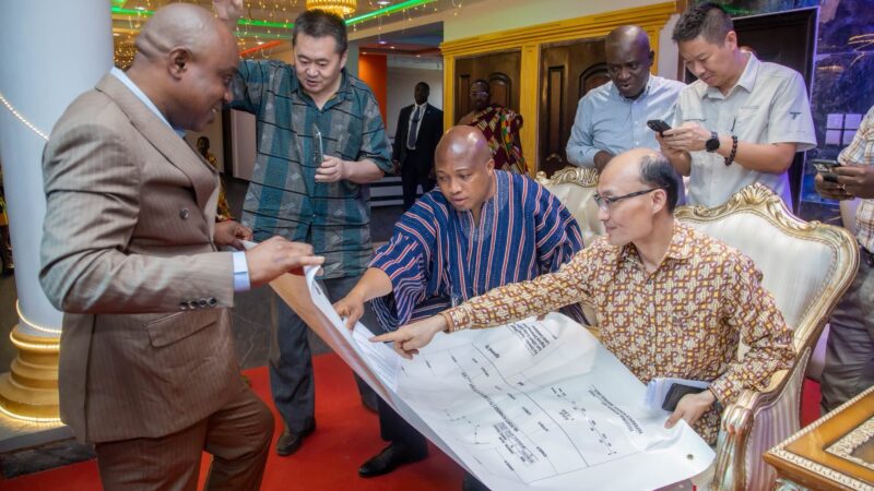 Chinese Ambassador to Ghana, H.E. Tong Defa, Visits Aflao Market Project Site