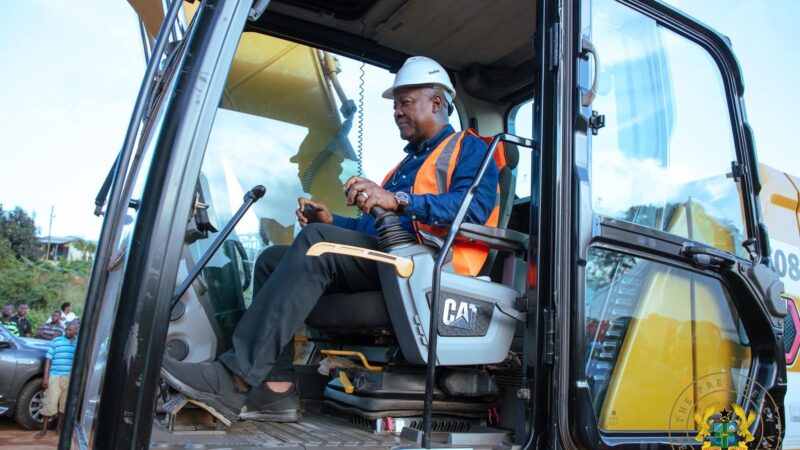 Mahama cut sod for Cape Coast Takoradi Dual Road Project image